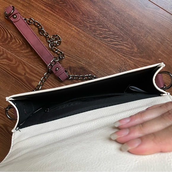 Beetlejuice Handbook for the Recently Deceased purse handbag crossbody Hot Topic - Picture 8 of 9